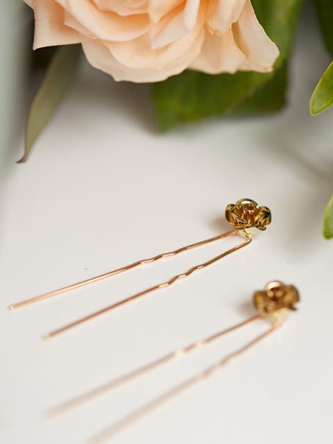 Gold flower hair pins