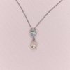 Pearl pendant necklace with crystal
