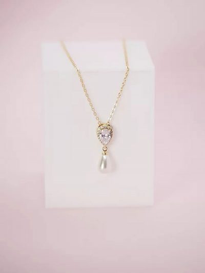 Dainty pendant drop in gold colour