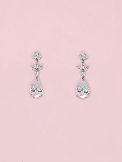 Long bridal earrings in silver.