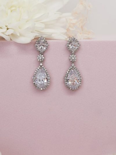 Baguette earrings Modern wedding earrings Unique bridal earrings Crystal earrings Rhinestone jewelry Gift for her Earrings for Bride Trouwen Sieraden Oorbellen 