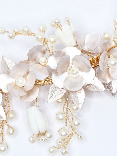 Flower detailed blush bridal hair jewellery