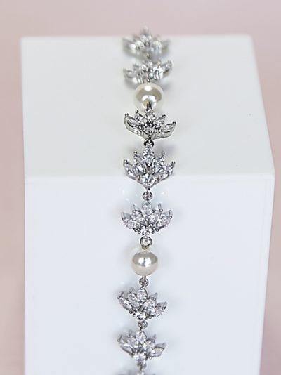 Summer wedding jewellery with pearls