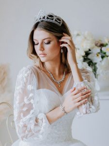 Regal tiara wedding jewelery