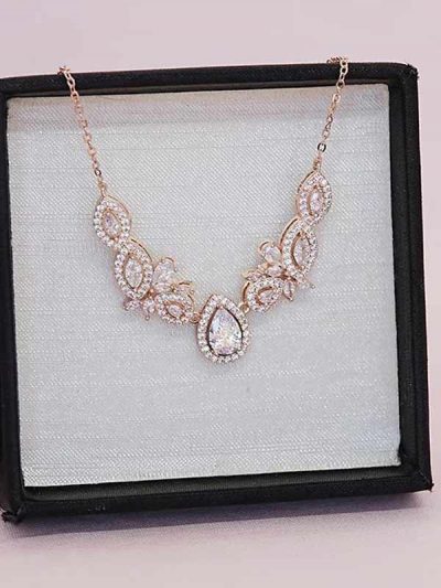 Bridal necklaces in rose gold