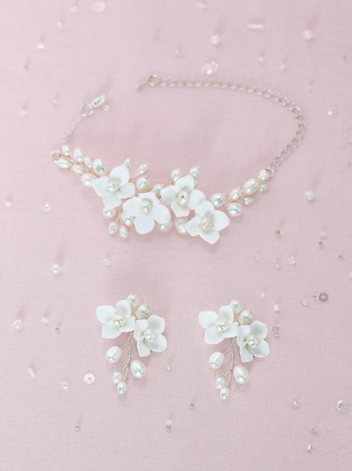 Lovely pearl bridal set of bracelet and earrings.